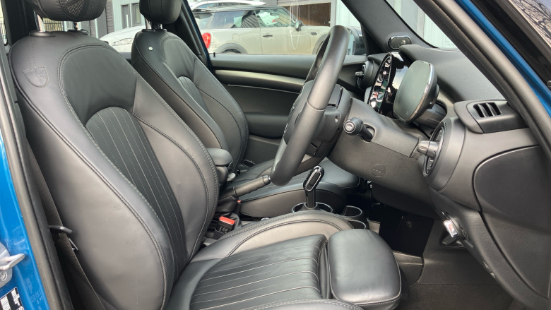 MINI Hatchback 1.5 Cooper Exclusive Premium Plus 5dr Auto Petrol Hatchback